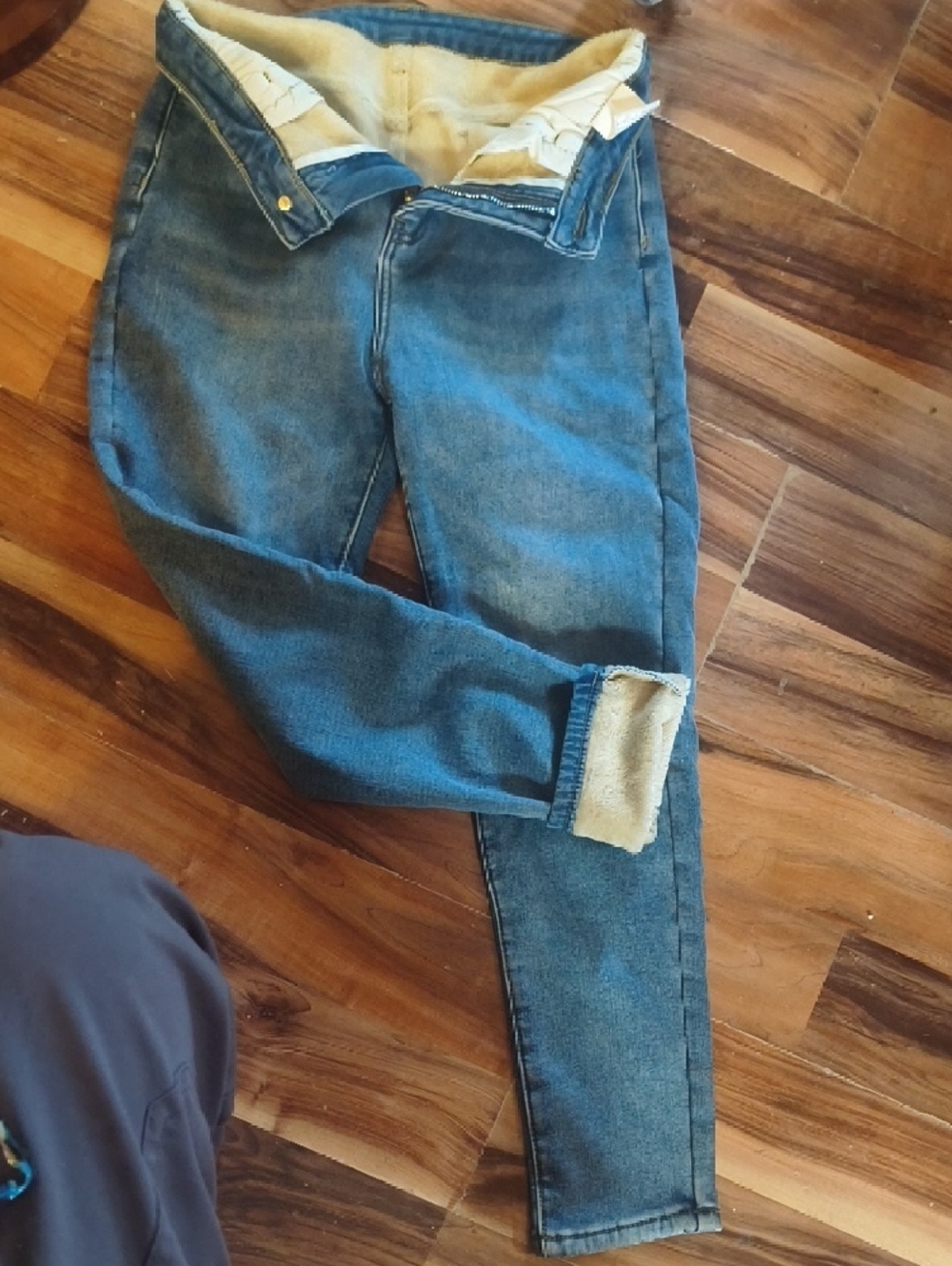 Women's Cropped Skinny Sherpa-Lined Jeans - Blue Jeans (Petite 27) - Picture 2 of 13